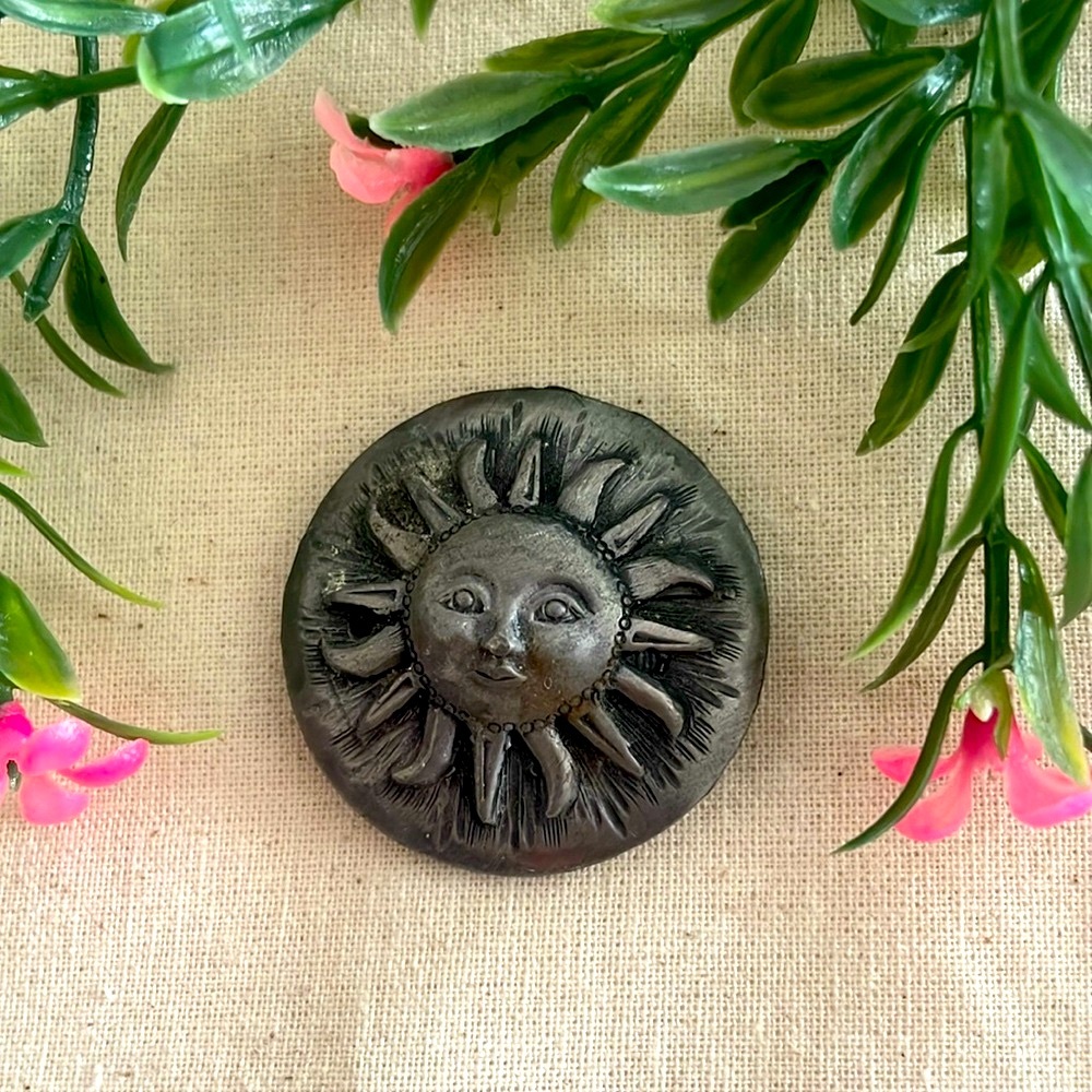 VINTAGE Pewter Smiling Sun Face Brooch!